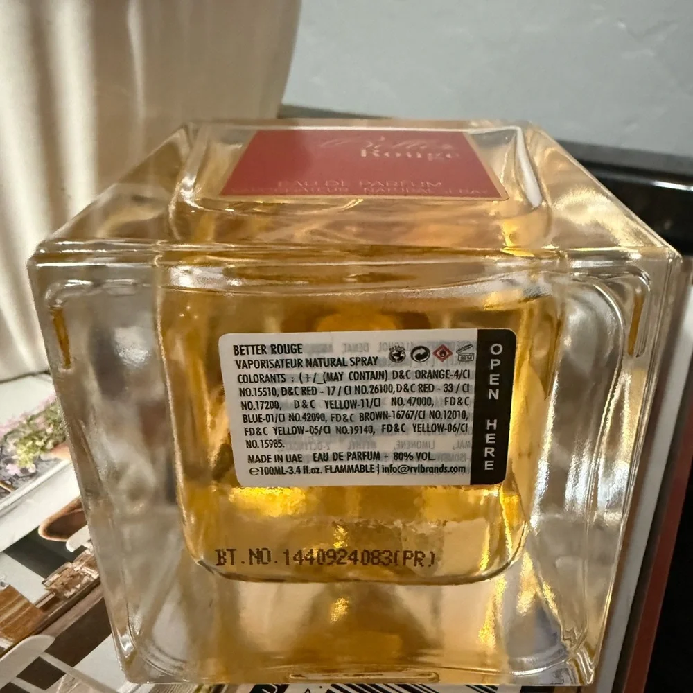 Eau de Parfum - Gold and Red - Picture 2 of 4